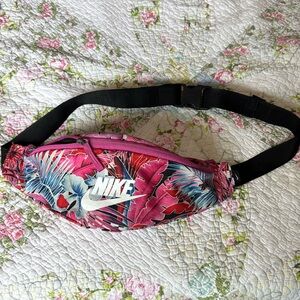 Nike Fanny Bag / Waist Bag Floral